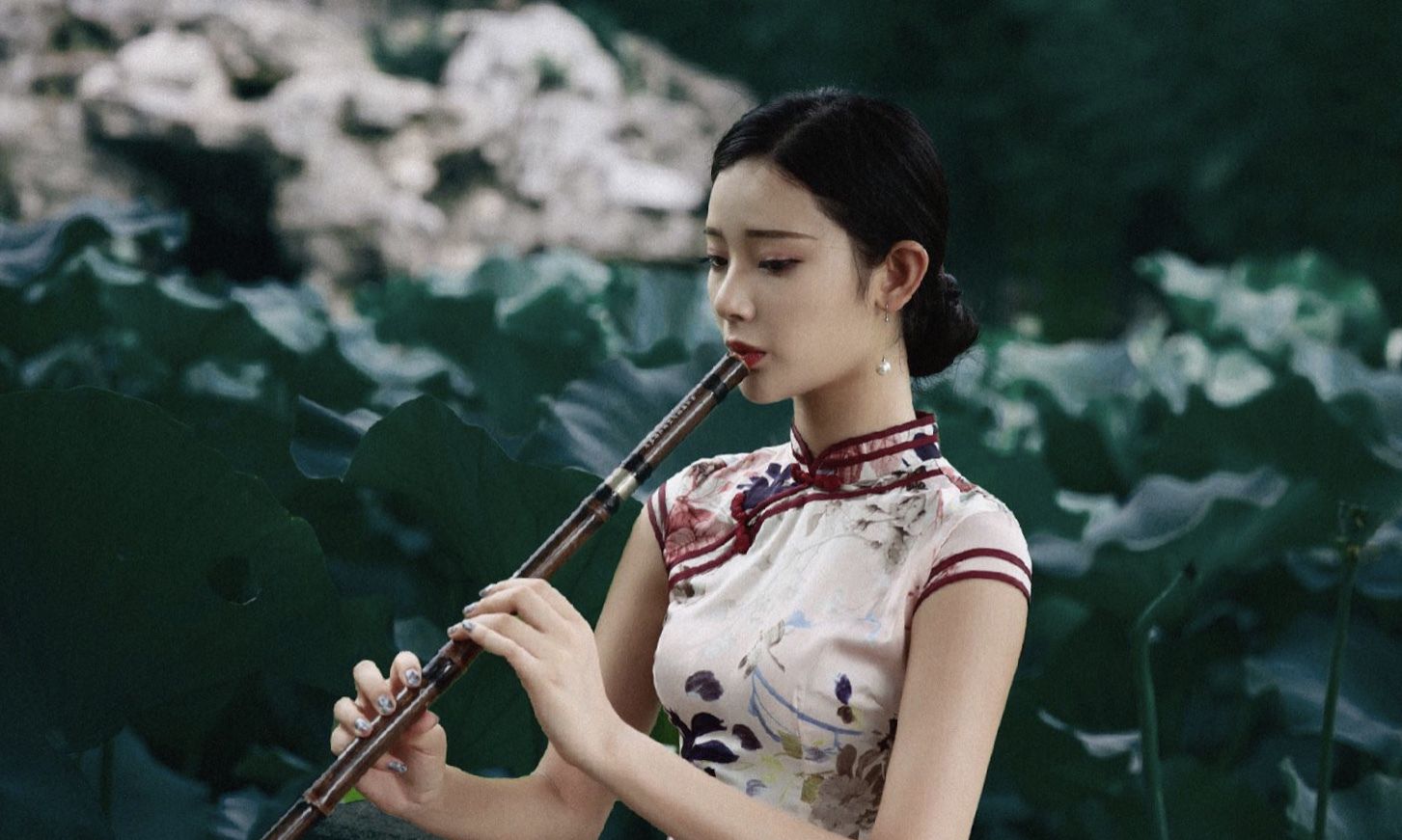 美女演员王星辰绝美旗袍写真，充满了中国古典味道-搜狐大视野-搜狐新闻
