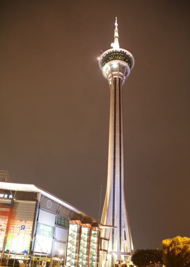 1 / 6 澳门旅游塔,也算是澳门的一大地标,类似于上海的东方明珠电视塔