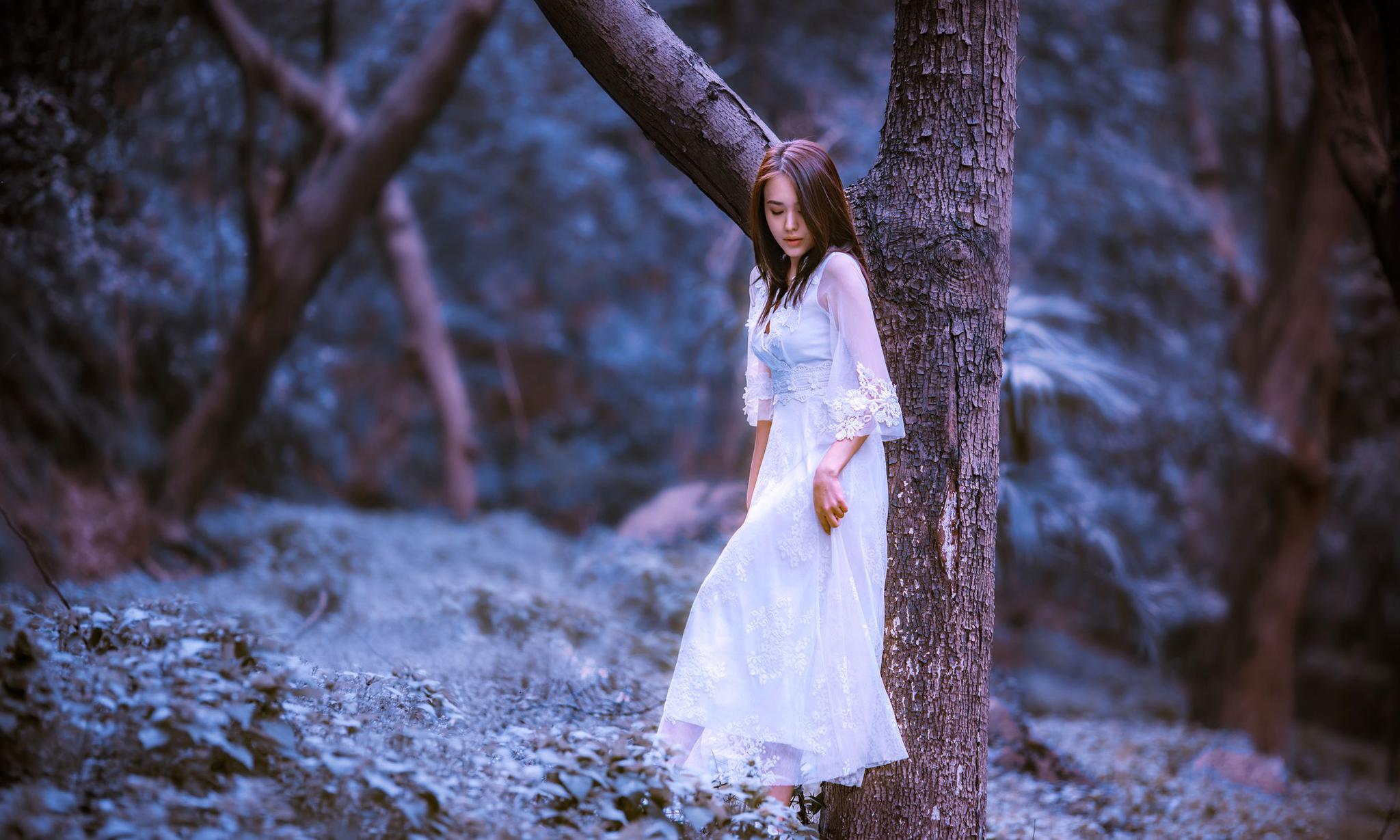 淡雅清丽,明媚动人的女子,很美