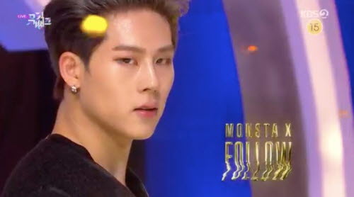 Monsta X Music Bank 以6人体制回归舞台完美的表演 即时尚