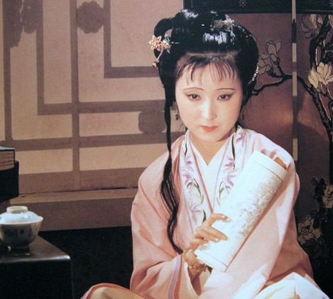 87版《红楼梦》林黛玉罕见老照片，张张珍贵，难怪贾宝玉为之痴迷_新浪新闻