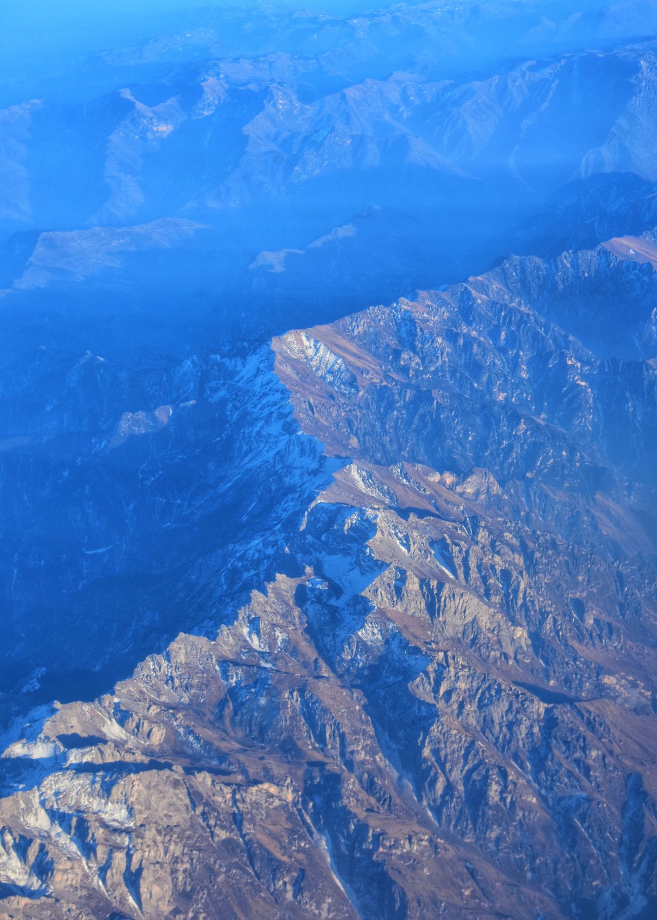 万米高空俯瞰天山山脉