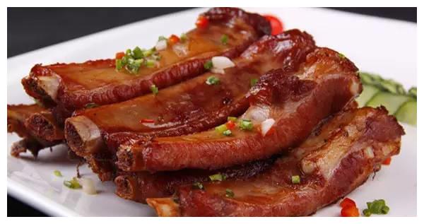 精选美食:辣炒油豆腐,麻辣鸡丝,金牌蒜香骨,番茄焖排骨的做法