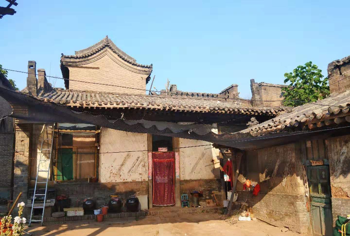 背包客游山西:实拍平遥古城周边的老屋,这才是古城最纯粹的样子.