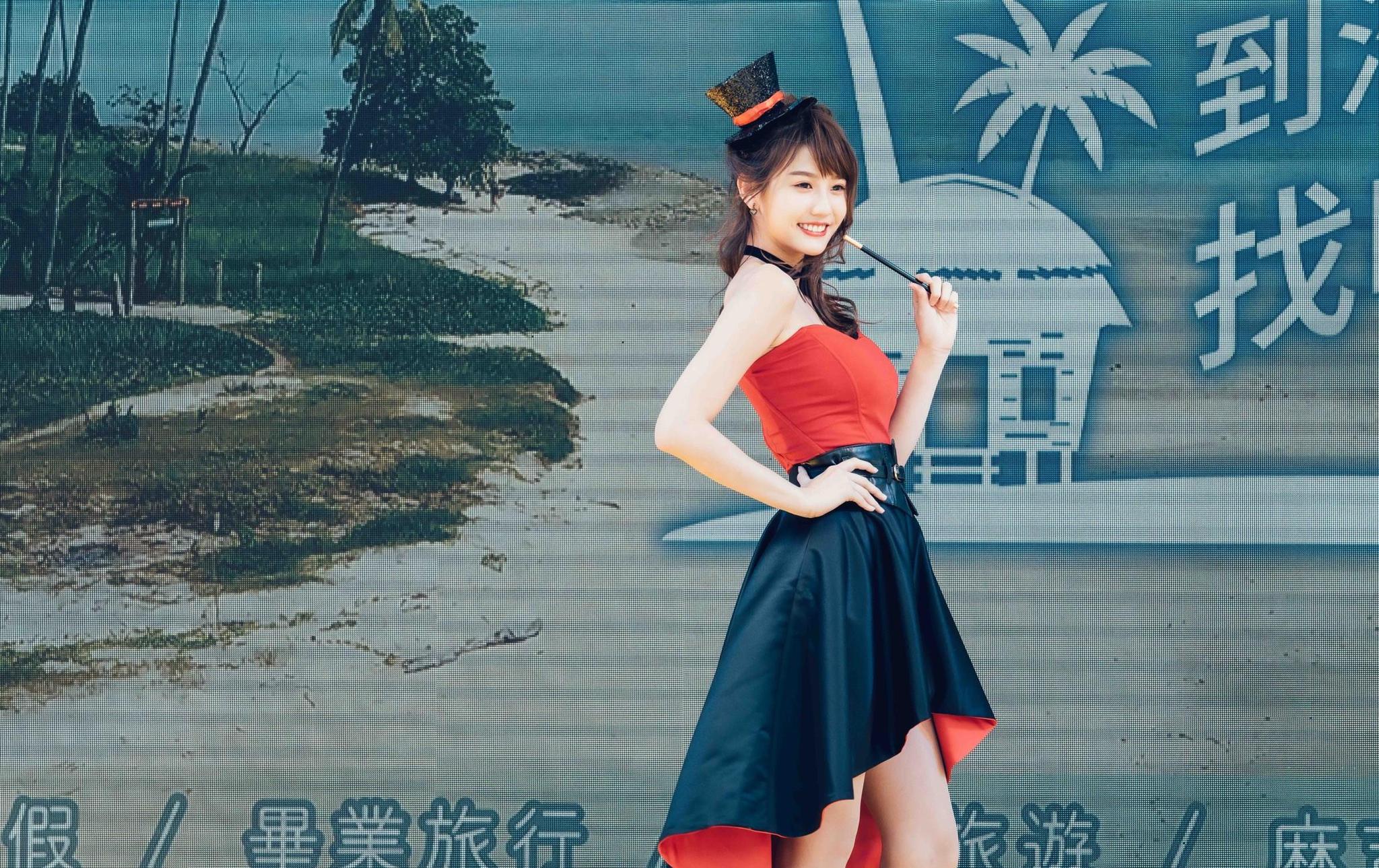 朱主爱出席活动从魔术箱现身现场透露新歌计画