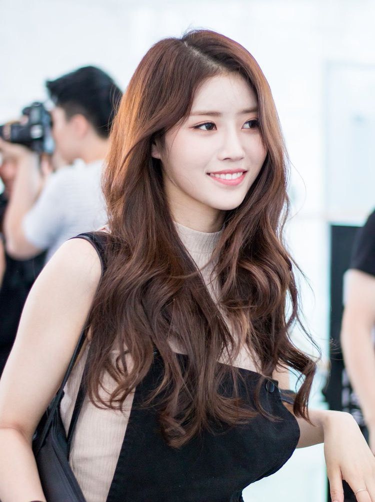 韩国90后女歌手李美珠,女子演唱组合lovelyz成员,青春靓丽!