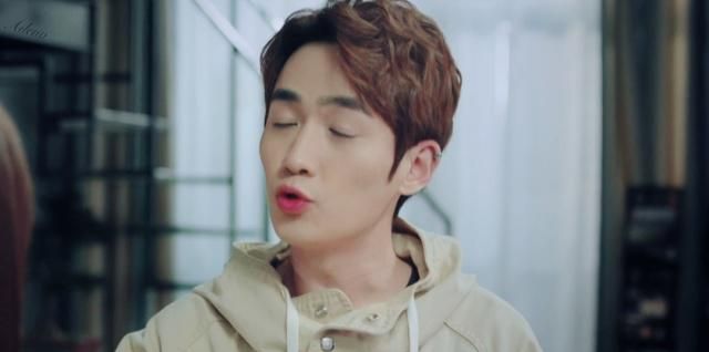 小笼包他是我男神不能直呼其名朱一龙试图挠鼻子掩饰害羞