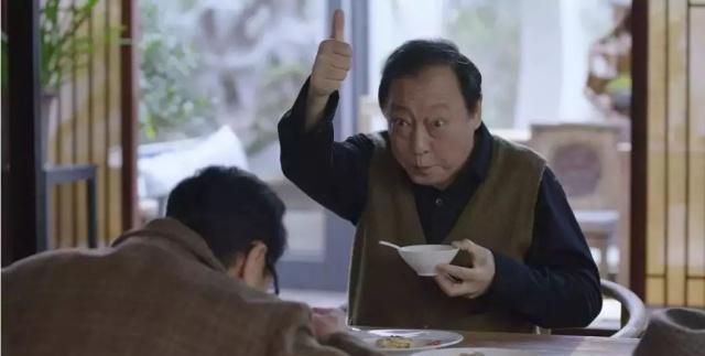 《都挺好》里的苏大强,出道30年零绯闻,妻子是我们最熟悉的