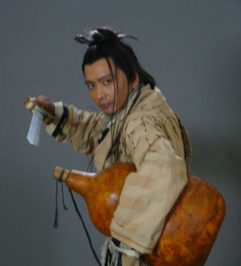 8张《仙剑奇侠传》老照片,李逍遥脸色暗淡,姥姥红盖头似新娘!