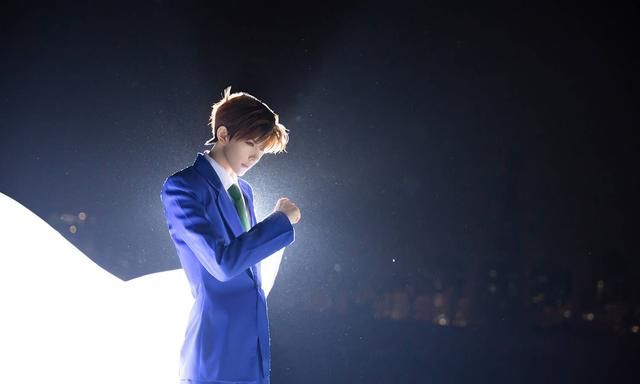 熊祁《名侦探柯南》cos:快新大旗是时候举起了