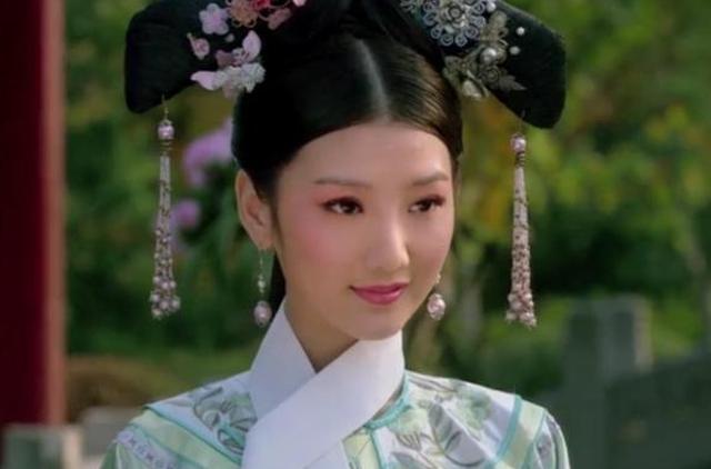 甄嬛传江采苹明明是孤儿为何对三阿哥撒谎说她在思念家人