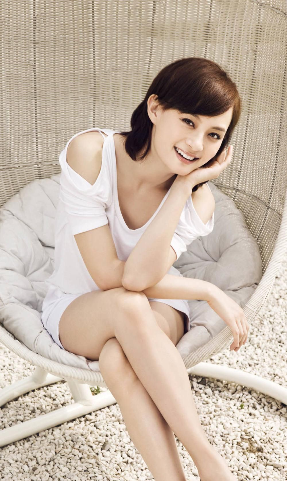 分享孙俪不多见的美腿照喜欢这样的她吗