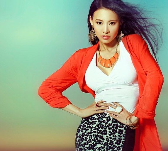 身材好颜值高帕奎奥美女老乡通过中国功夫走上明星路