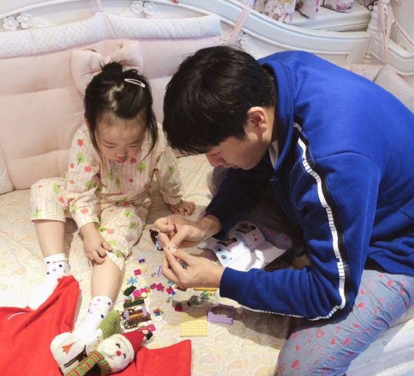 秦米粒终于长大了完美遗传伊能静高颜值网友逆袭成功