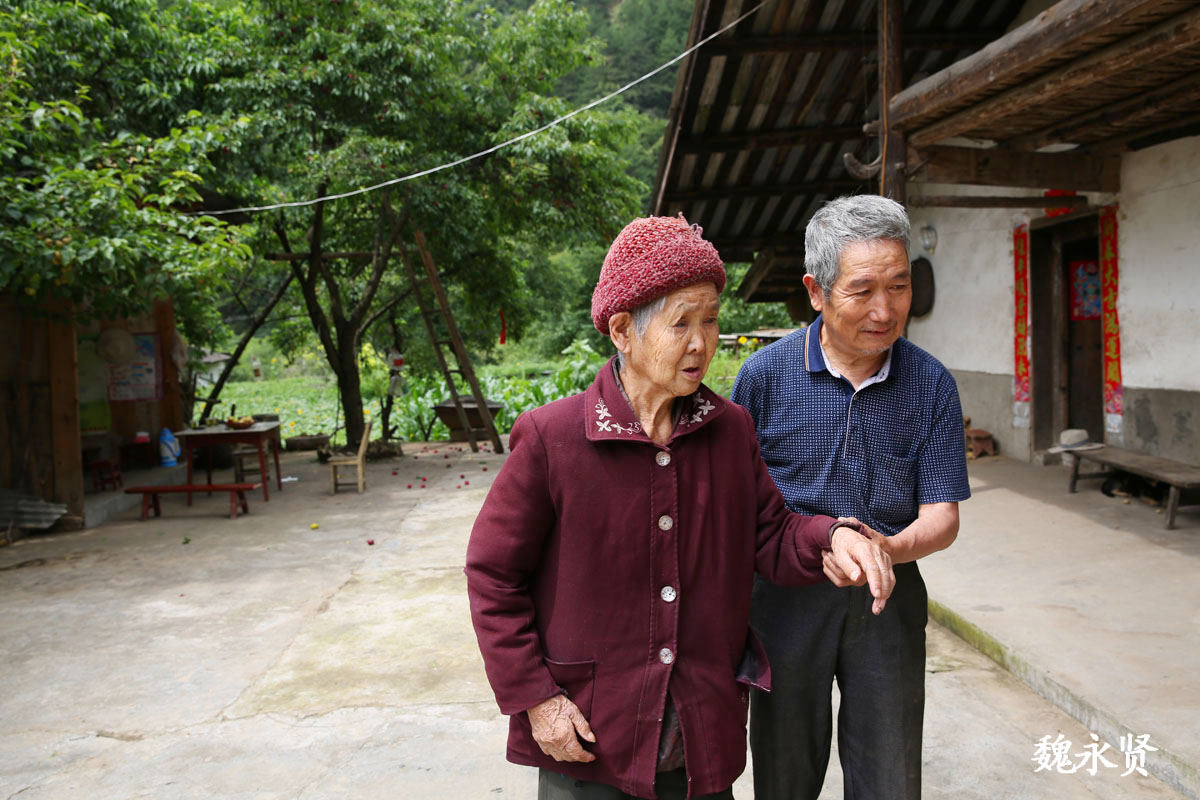 熊孩子转走老妈的钱还赚了几十 重庆巴川中学学费多少钱一年