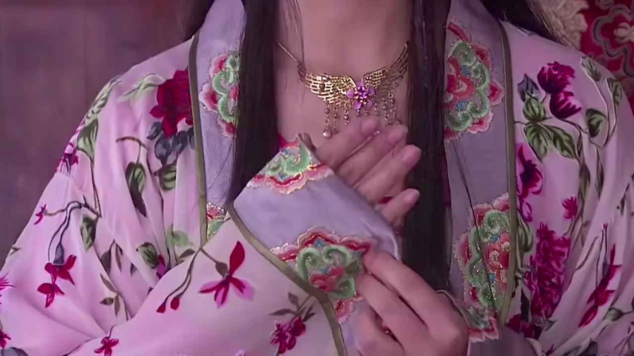 活佛济公庄红杏端庄大方全家人对她呵护有加方红吃醋生气