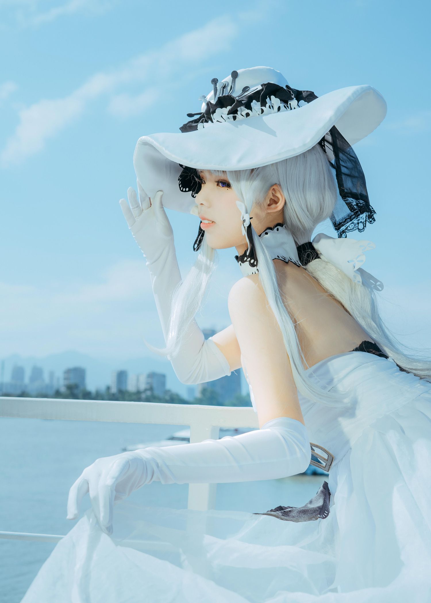 可爱的coser扮演碧蓝航线光辉!非常清新的画风让人赏心悦目!