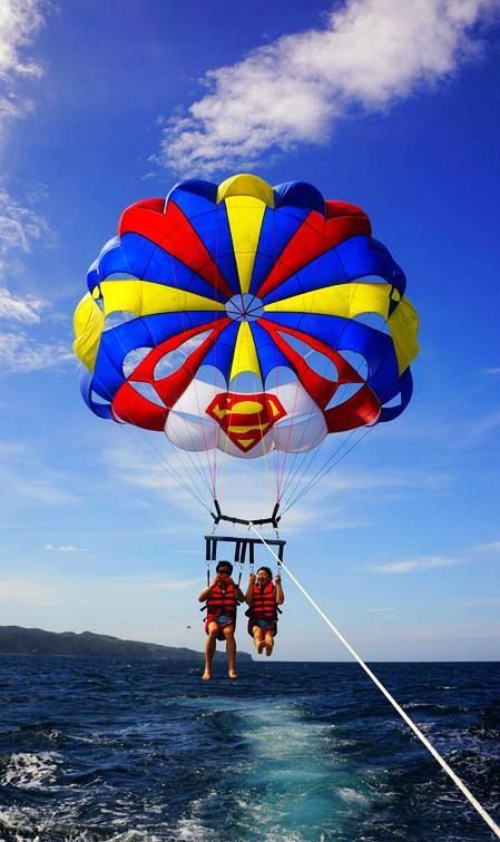 菲律宾长滩岛独有的拖曳伞