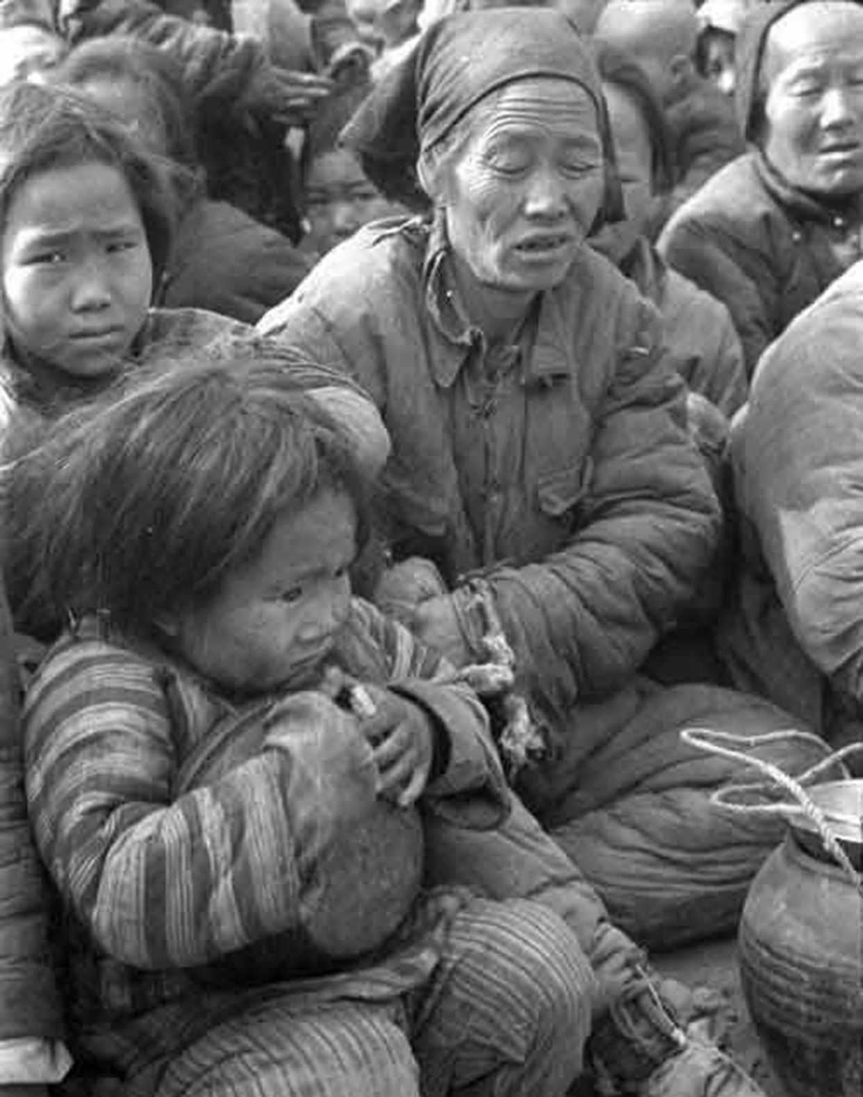 老照片：四十年代初河南乡村，中原大饥荒