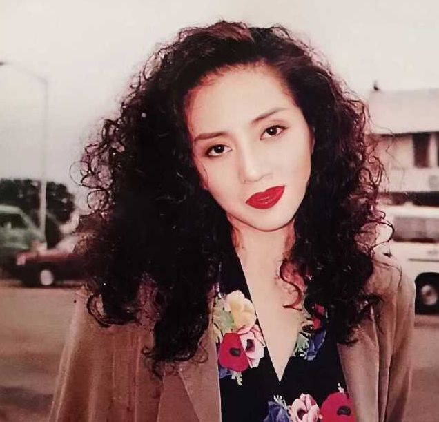 老照片:26岁的梅艳芳,笑起来很迷人,堪称风华绝代 - 梅艳芳漂亮