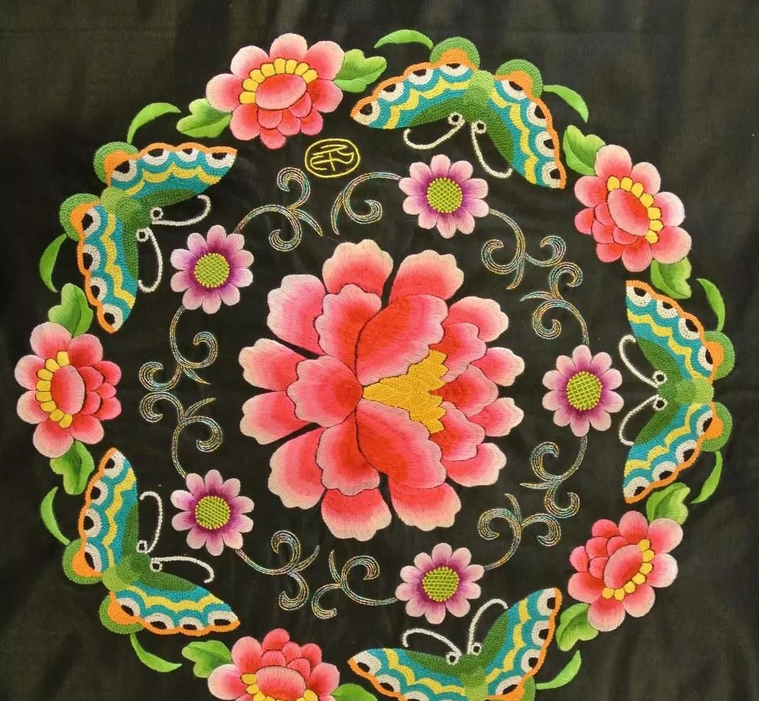 火辣的汉绣艳而不俗直追四大名绣