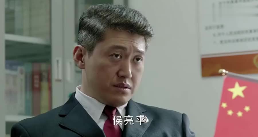 肖钢玉死到临头了都还不知道,以为请上面吃顿饭就没事,真是天真