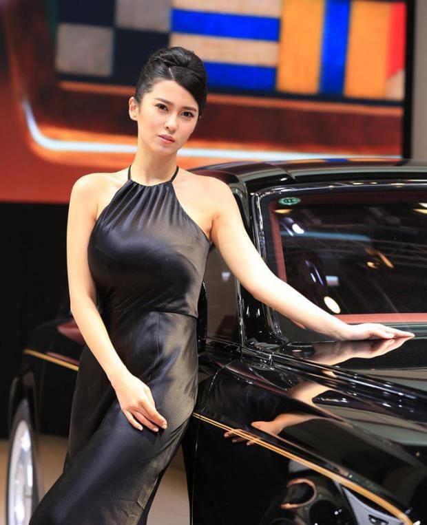 美图摄影美女车模钟鹿纯摆拍大秀完美好身材气质美如兰