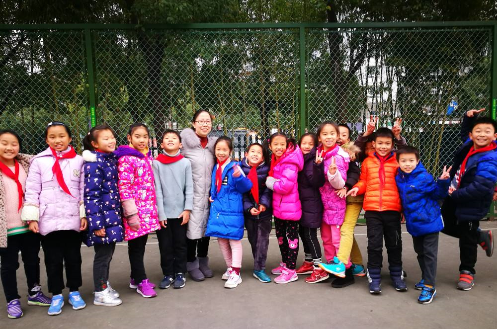 “这是有史以来最酷的校长!”我希望他能教我。