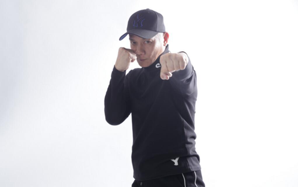 巨东文化ceo元帅携手田蕾希涂们元德现身拥抱之夜