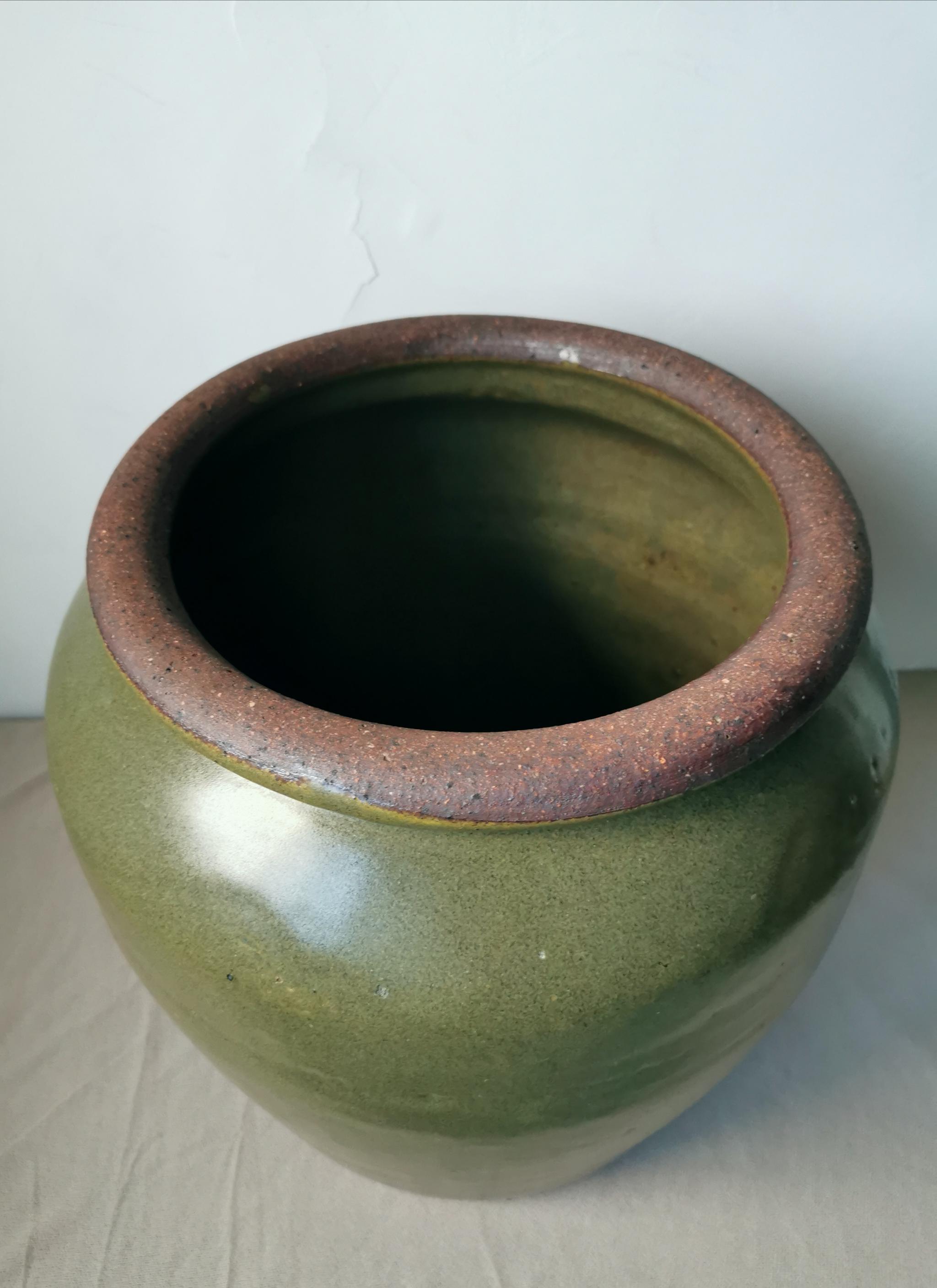 唐代中期耀州窑茶叶末釉青瓷缸