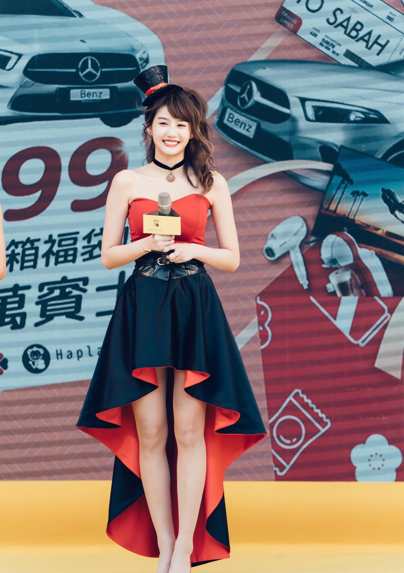 朱主爱出席活动从魔术箱现身现场透露新歌计画