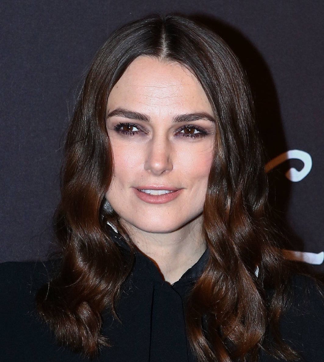 电影柯莱特在巴黎举行首映主演凯拉奈特莉出席的高清美图