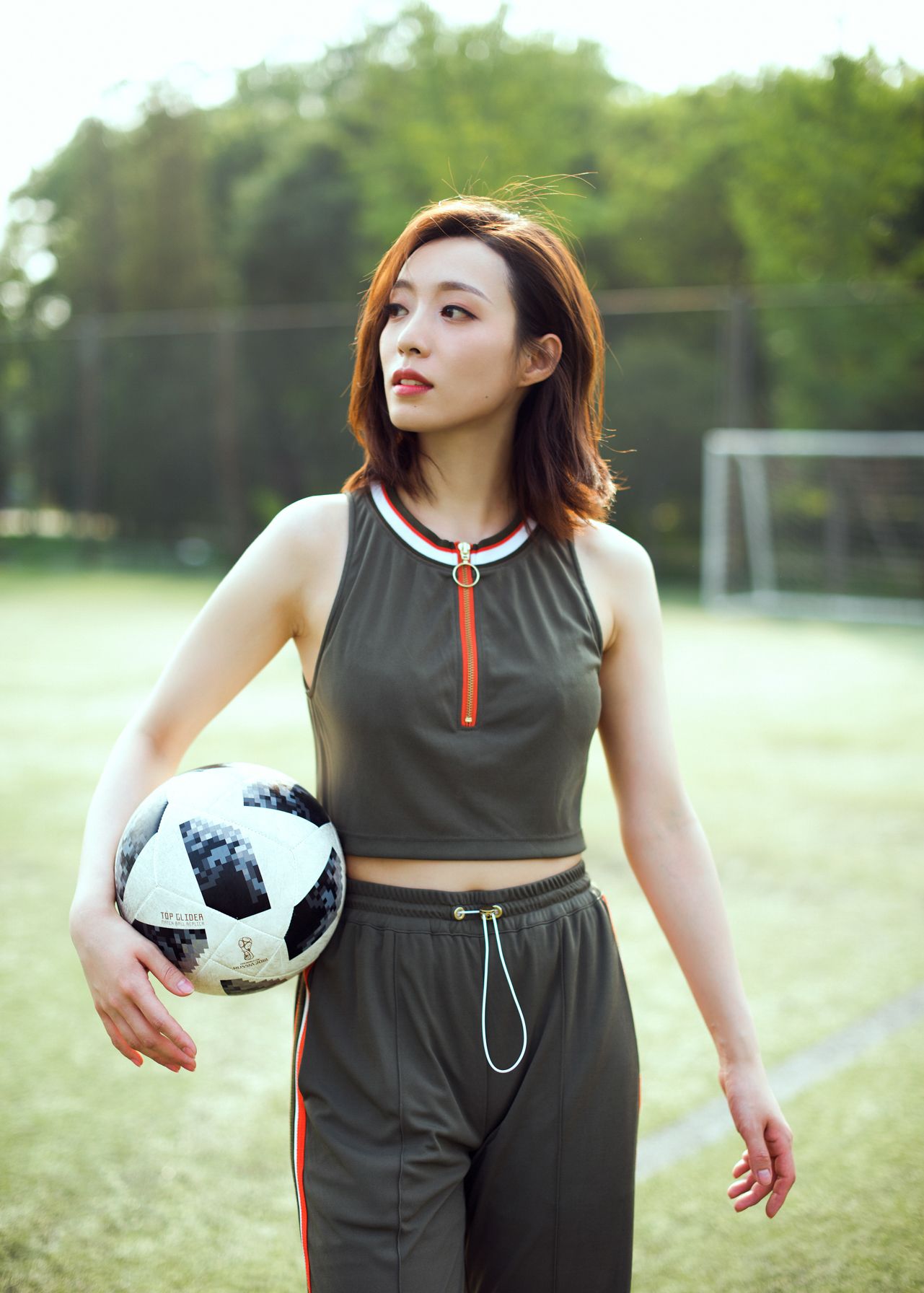阳光草地足球郝文婷清新运动风写真曝光