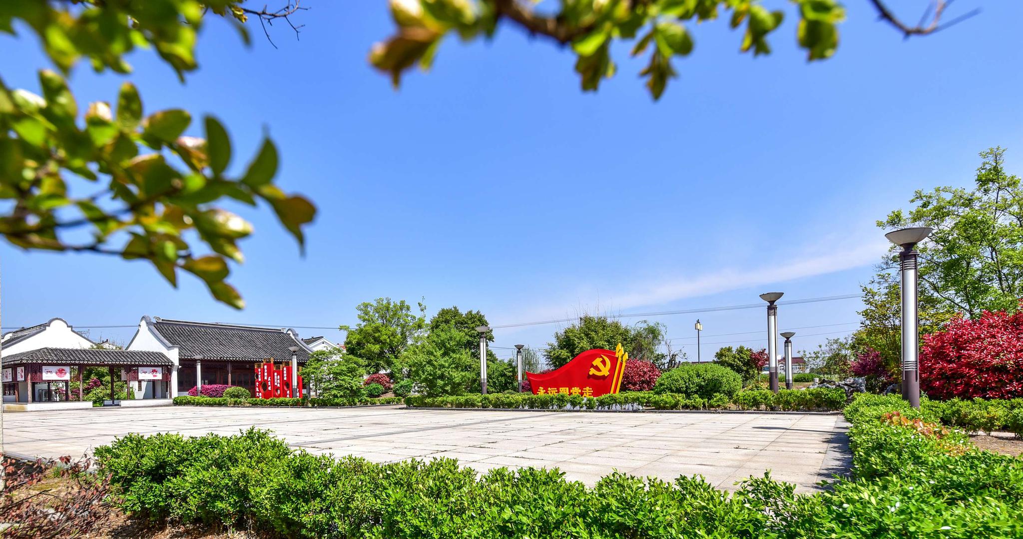 传承红色基因弘扬铁军精神