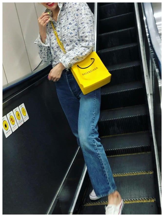 帆布鞋的新穿法你get了吗踩掉鞋帮当拖鞋穿特个性泫雅超爱