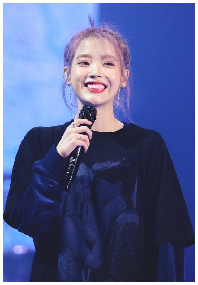 还有泫雅发布回归预告,是再热闹不过了,iu李知恩和崔雪莉有着7年的