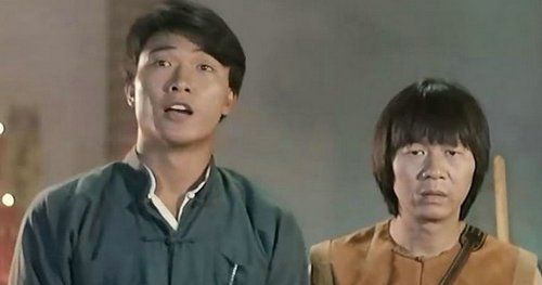 吴孟达主演的一部香港僵尸系列电影僵尸家族林正英,元彪,李赛凤,钟发