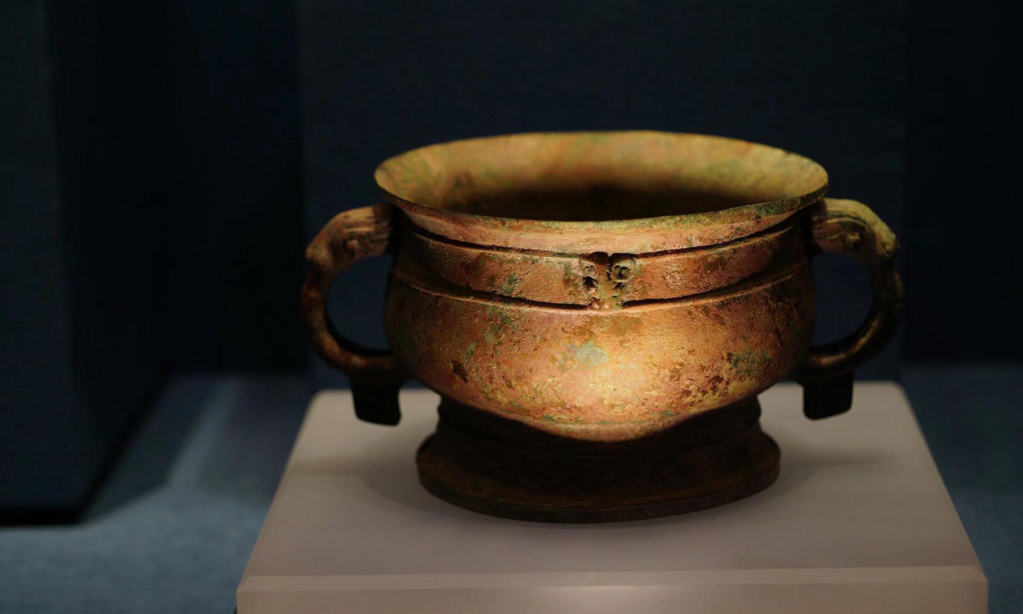 山西青铜博物馆展出的古代青铜器_新浪新闻