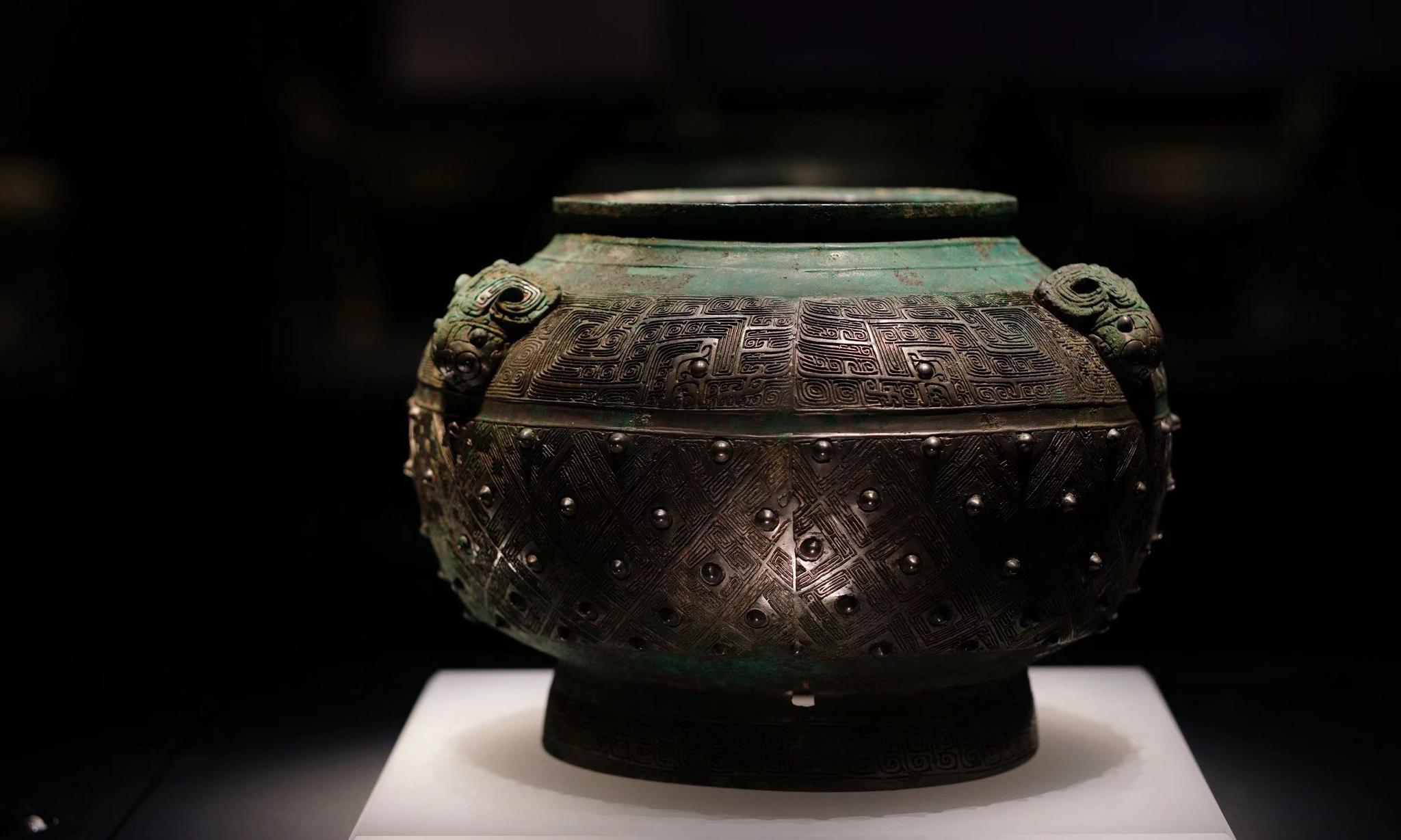 山西青铜博物馆展出的古代青铜器_新浪新闻