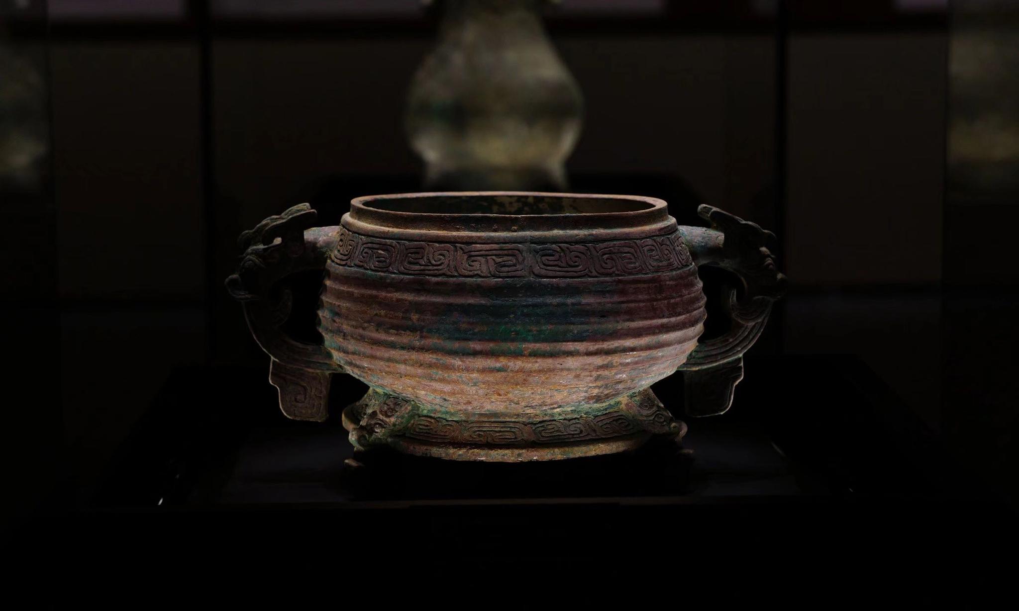 山西青铜博物馆展出的古代青铜器_新浪新闻