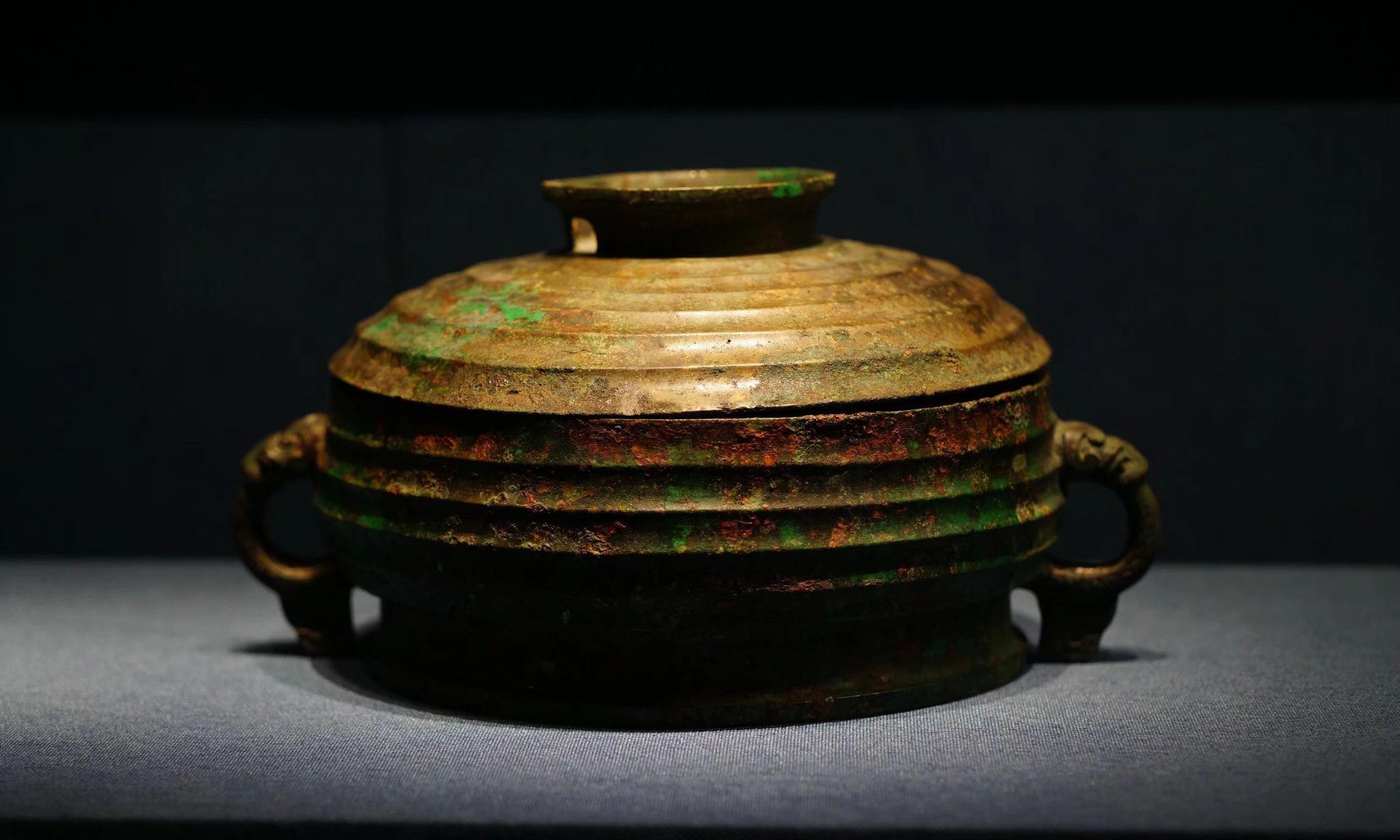 山西青铜博物馆展出的古代青铜器_新浪新闻