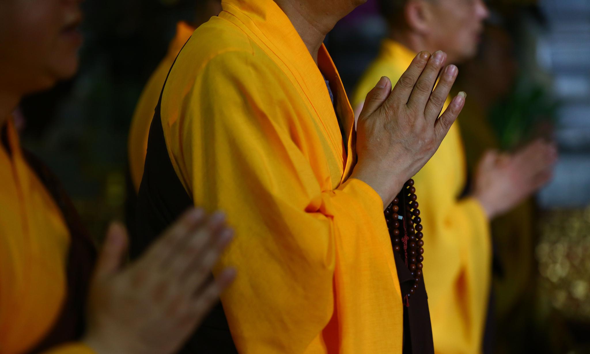 当文殊菩萨圣诞遇上世界微笑日,聆听佛法,微笑面对生活