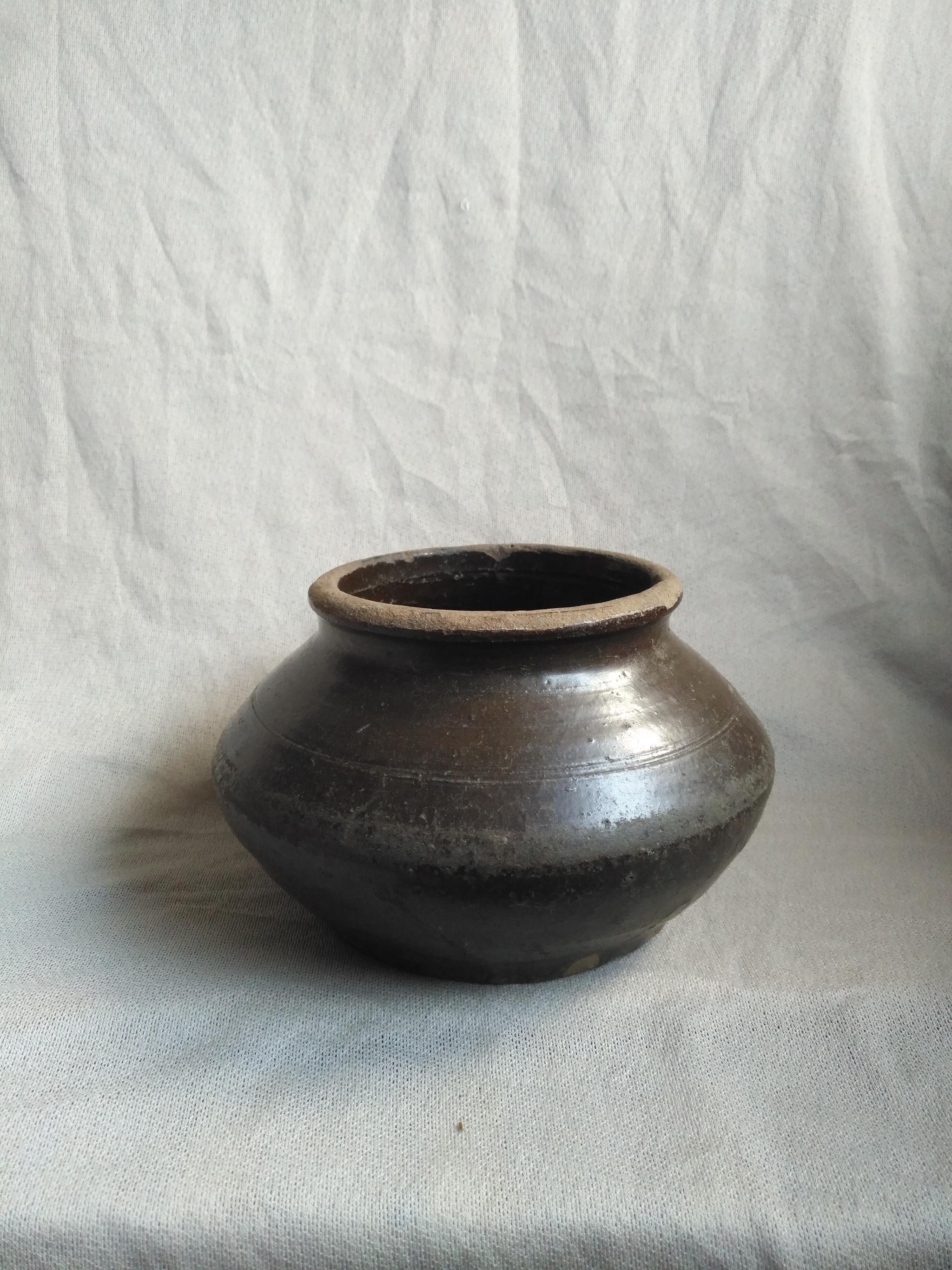 唐代酱釉青瓷罐