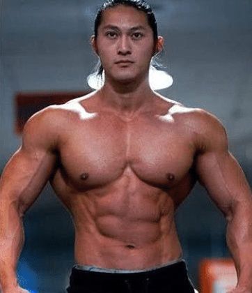 49公斤练到85公斤,从精瘦男孩到强壮男人,中国小伙在欧洲火了