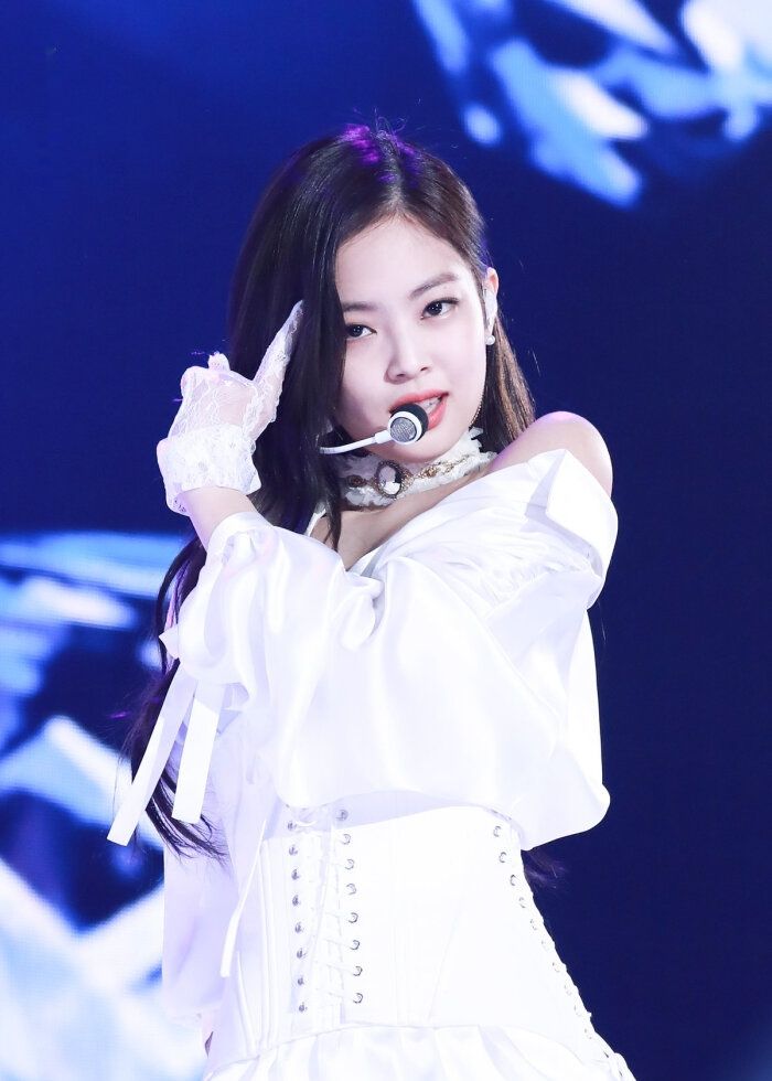 jennie经典白月光舞台,哪怕是静图也能展现她的别样魅力_高清图集