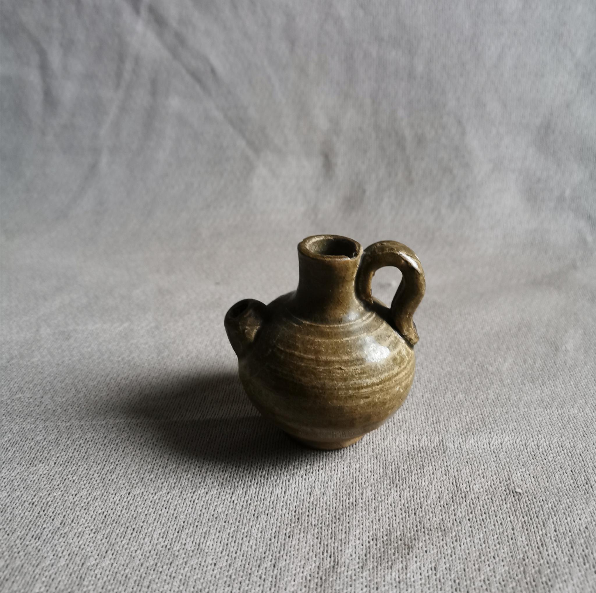 唐代岳州窑青瓷砚滴