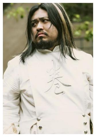 "大聪明"王成思,真实颜值帅气,网友:"装傻充愣"驾驭得好