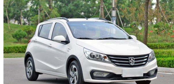 想买辆5万元左右的两厢小车,越省油越好,有什么好的建议吗?