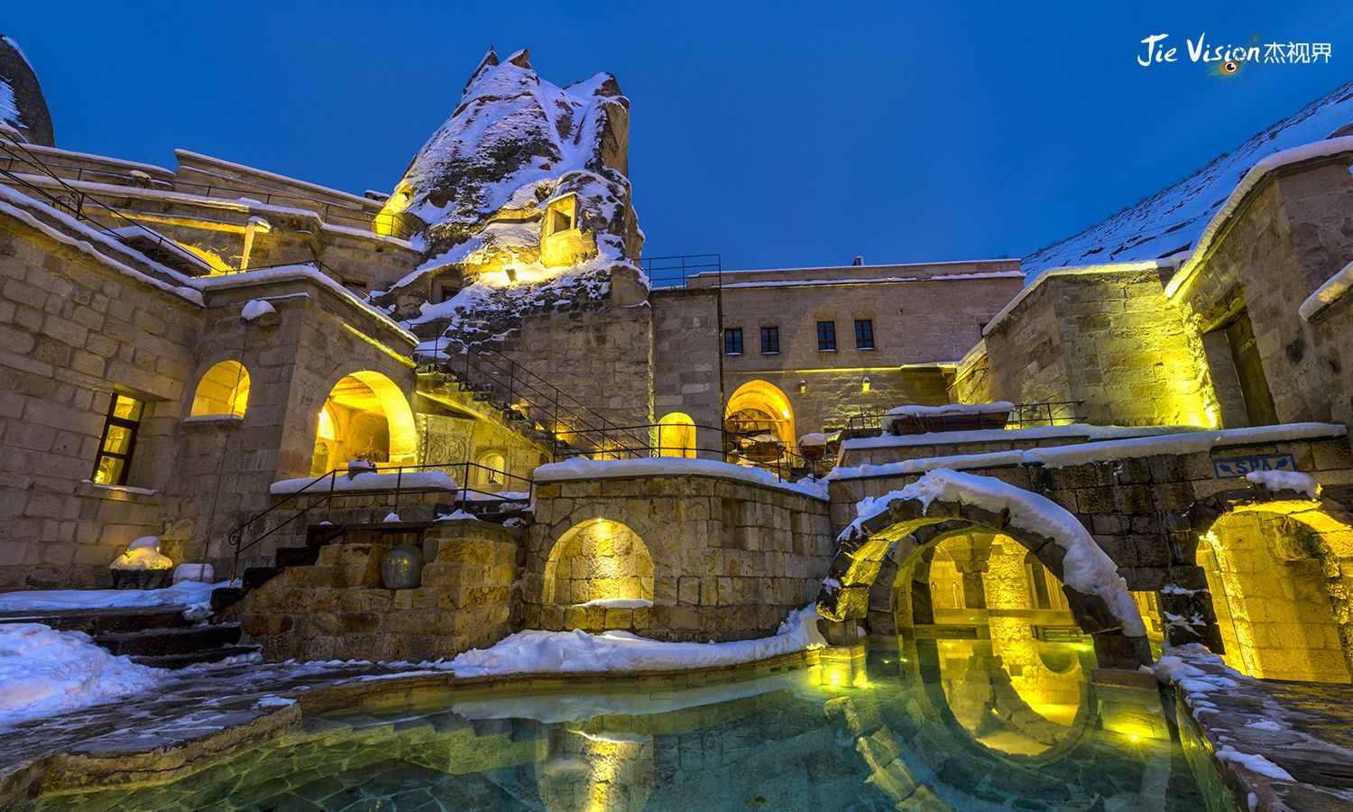 睡在五星级豪华"墓穴"中 体会不一样的卡帕多奇亚洞穴酒店