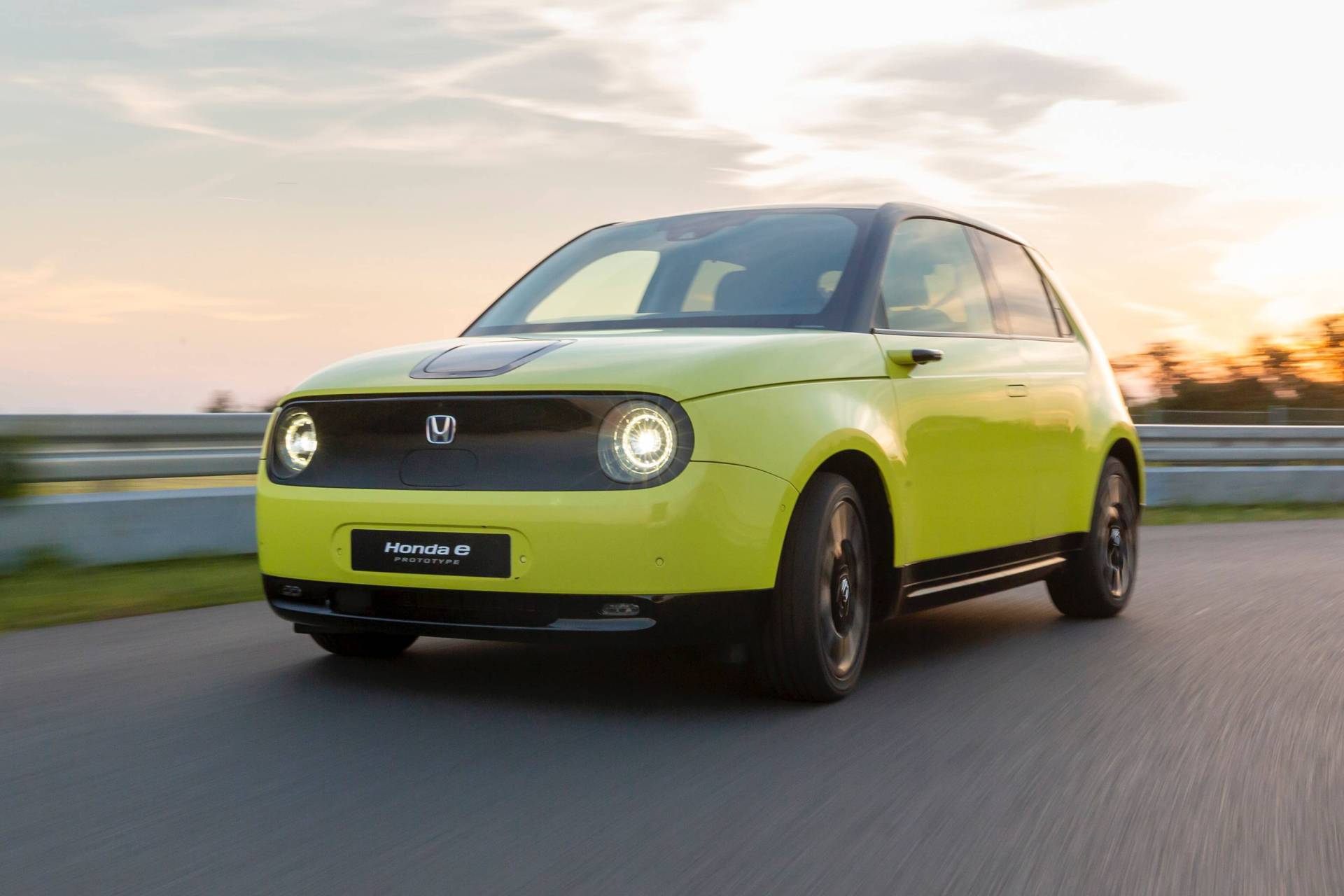 本田e一辆单纯的电动小钢炮